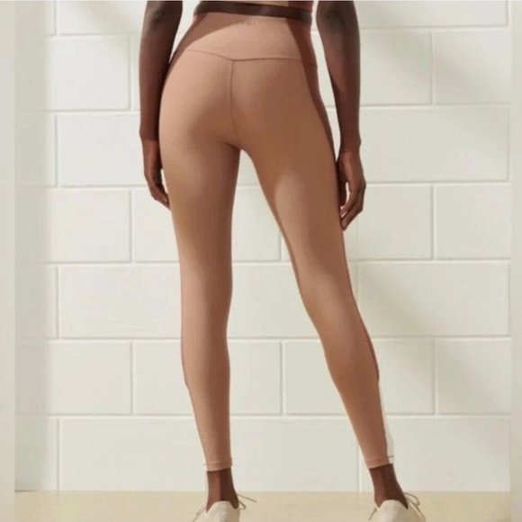 Abercrombie & Fitch YPB ScultLUX 7/8 High Waisted Leggings XS NWOT - Picture 3 of 7